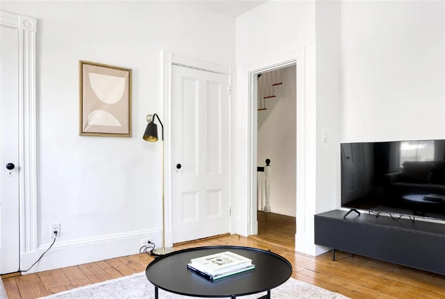 Building Photo - 30 Healey St