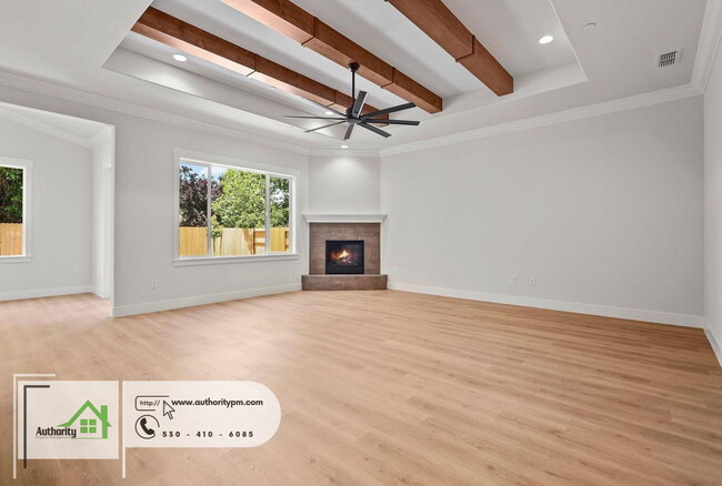 Building Photo - 2864 River Dr