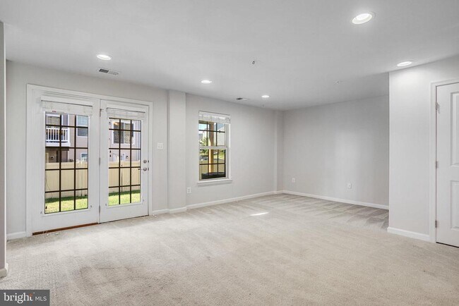 Building Photo - 6325 Posey St