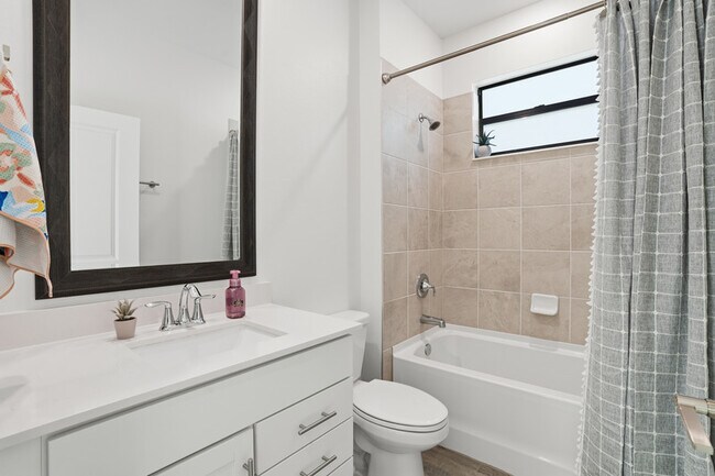 Building Photo - 18579 Ives Dr