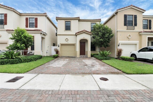 Building Photo - 673 NE 191st St