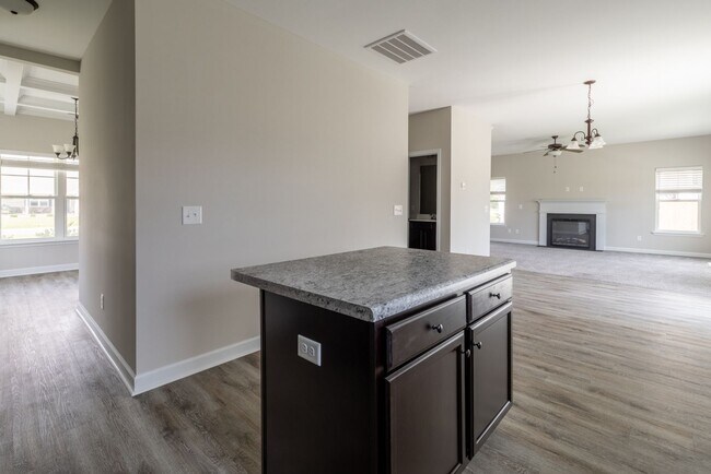 Building Photo - 4 Bedroom Home in Holly Ridge for Rent