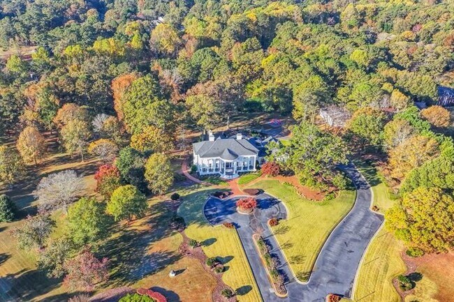 Building Photo - 1445 Hillside Dr SW