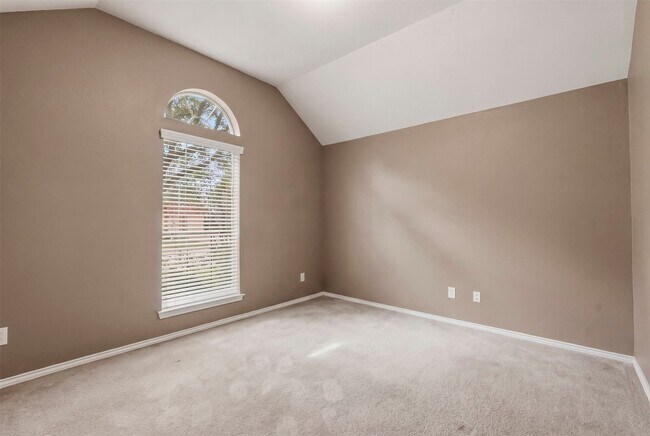 Building Photo - 2935 Fair Chase Dr