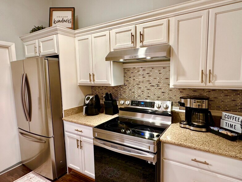 Building Photo - 5015 Ashmeade Rd