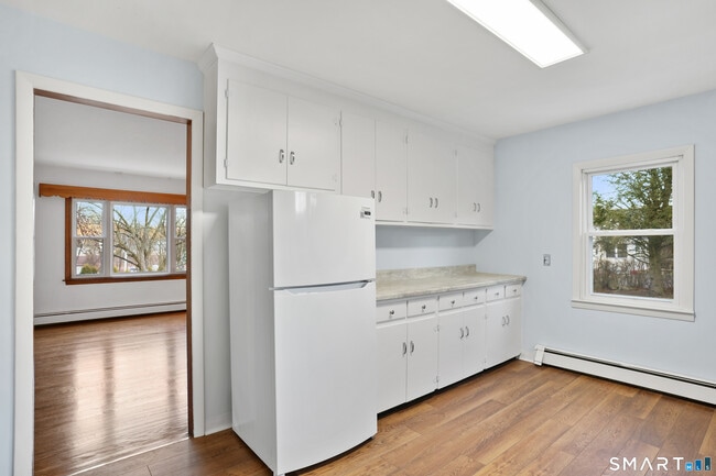 Building Photo - 56 Beaver Brook Rd