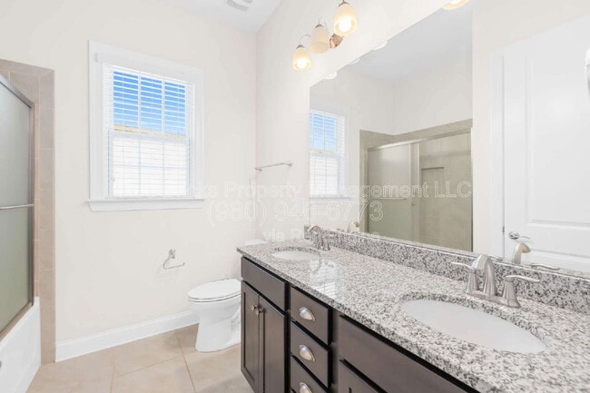 Building Photo - 4004 Petersburg Dr