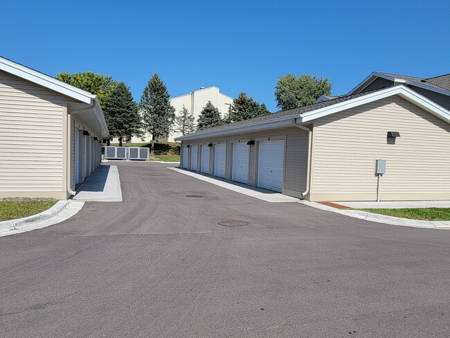 Building Photo - Le Sueur Meadows 2