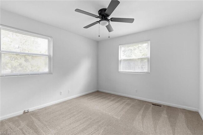 Building Photo - 4910 Johnson Ave