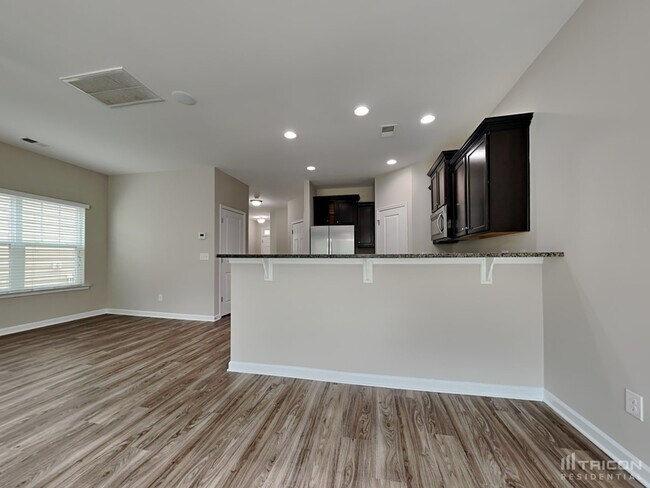 Building Photo - 364 Eastfair Dr