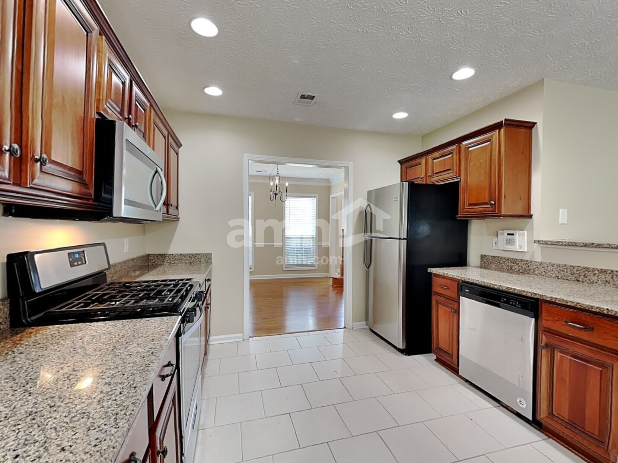 Building Photo - 1200 Evergreen Oak Way