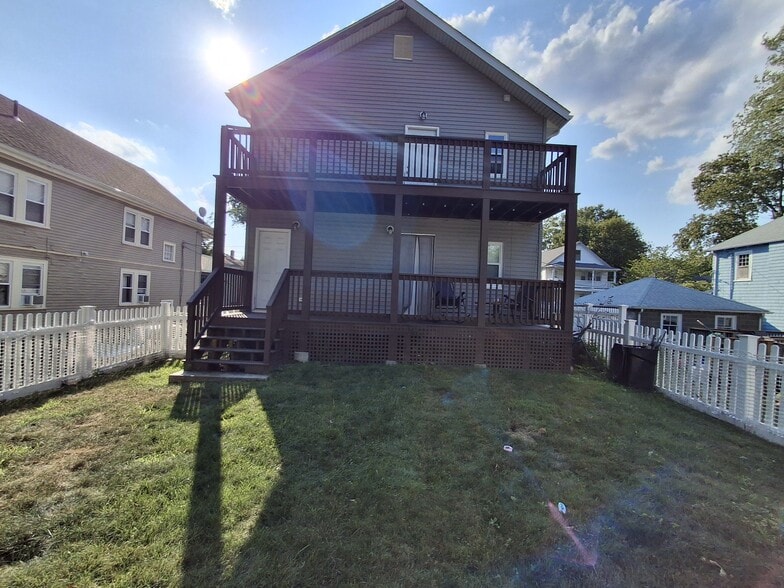 Building Photo - 49 Hersom St