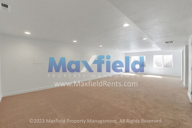 Building Photo - EV Friendly, Pool Access, Modern Luxury Sc...
