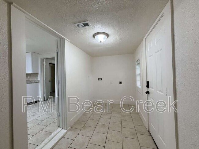 Building Photo - 3014 Rosalie St