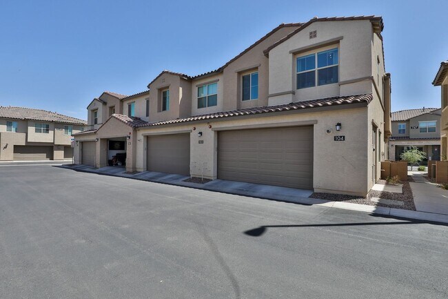 Building Photo - Gilbert Gated Community 3 bed/2.5 bath Con...