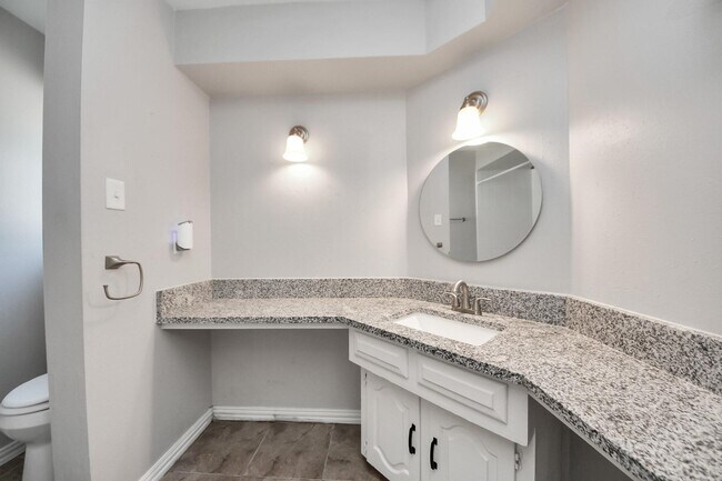 Building Photo - 7303 Foxwick Ln