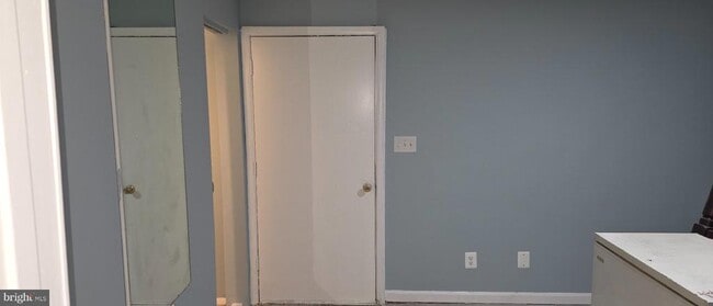 Building Photo - 323 Lindera Ct