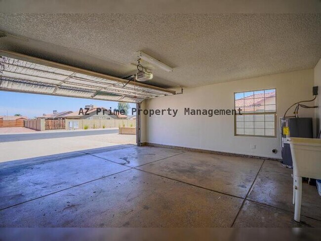 Building Photo - 9054 N 84th Ln