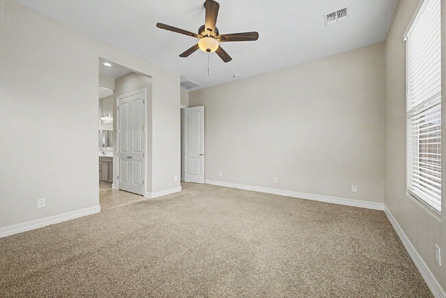 Building Photo - 8833 S 167th Ln