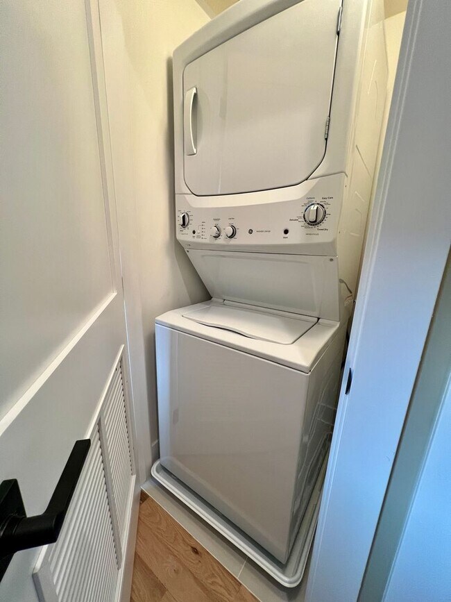 Building Photo - 4231 S Champlain Ave