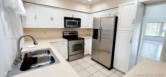 Building Photo - 6991 NW 20th Ct
