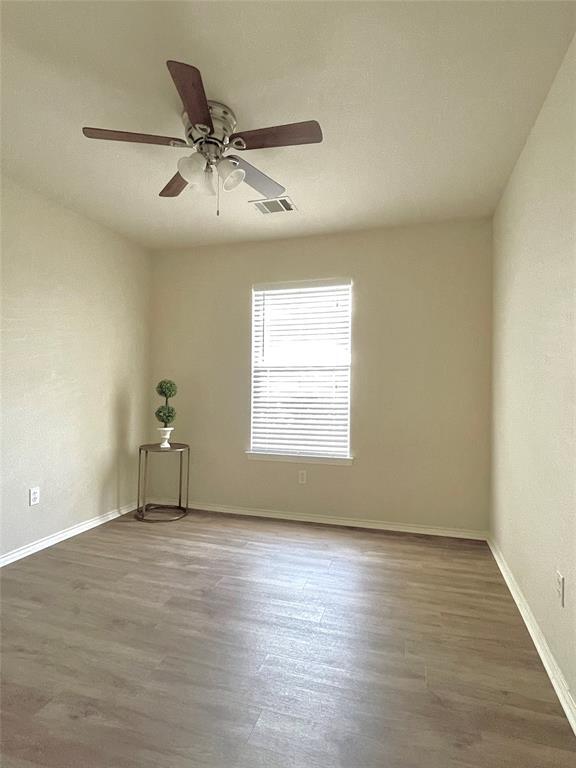 Building Photo - 2325 Clover Ridge Dr