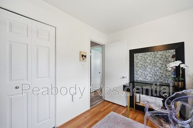 Building Photo - 6426 Carriage Dr