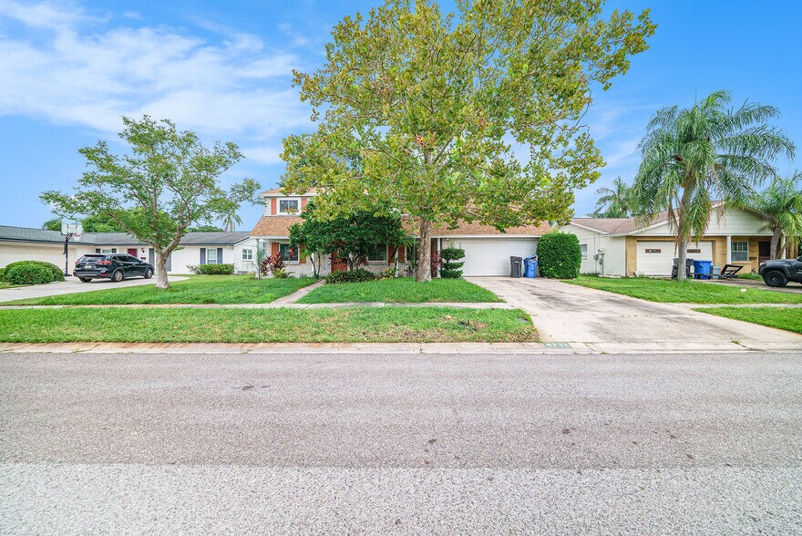 Building Photo - 4711 Travertine Dr