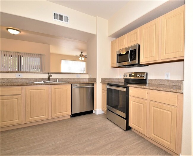 Building Photo - Lovely 1st Floor, 2 Bed 2 Bath At Coronado...