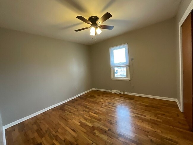 Building Photo - COMING SOON: Nice and Open 3 Bed 1 Bath Ho...
