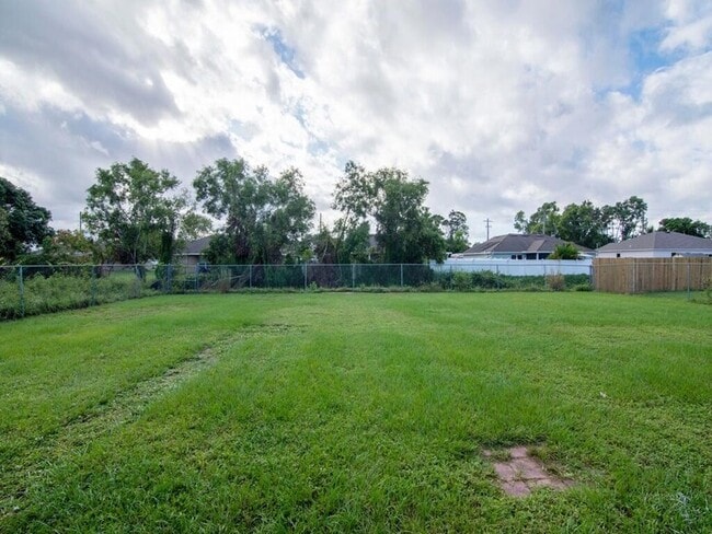 Building Photo - 650 SE Evergreen Terrace