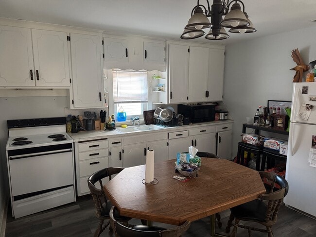 Building Photo - 526 Liberty St