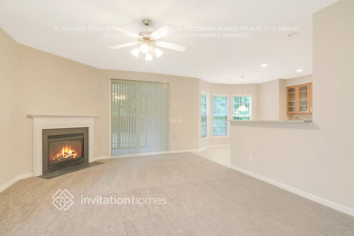 Building Photo - 2349 Lazy River Dr