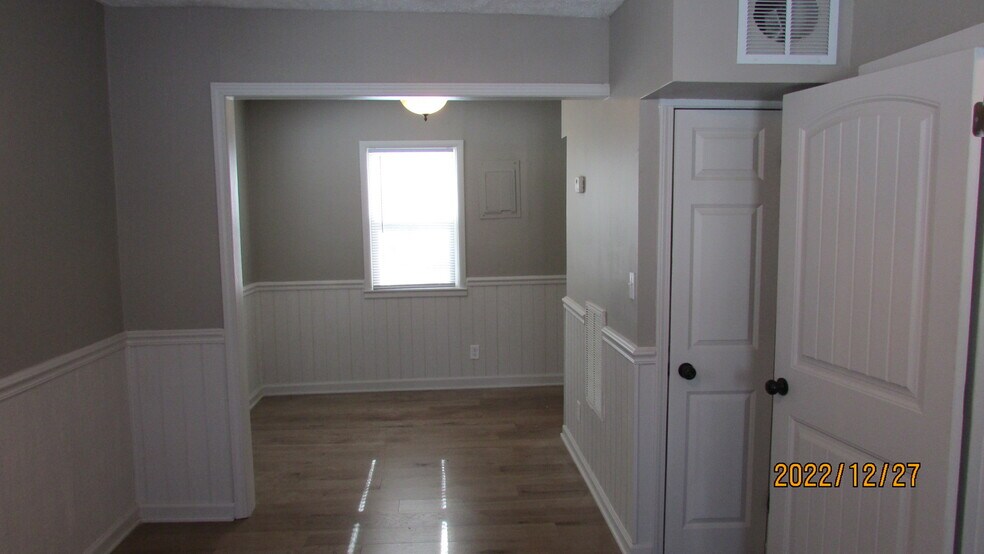 Building Photo - 2846 W Elm St