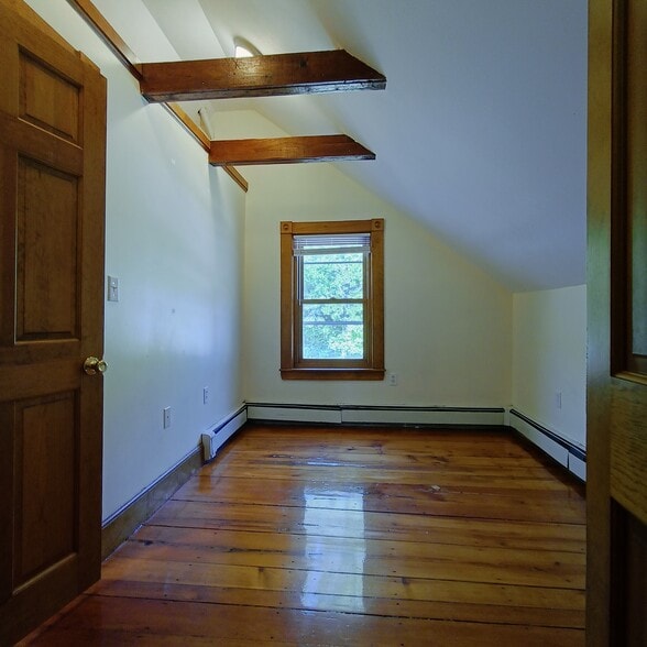 Building Photo - 376 Grove St