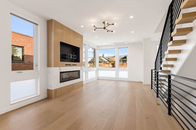 Building Photo - 2123 2nd Ave N