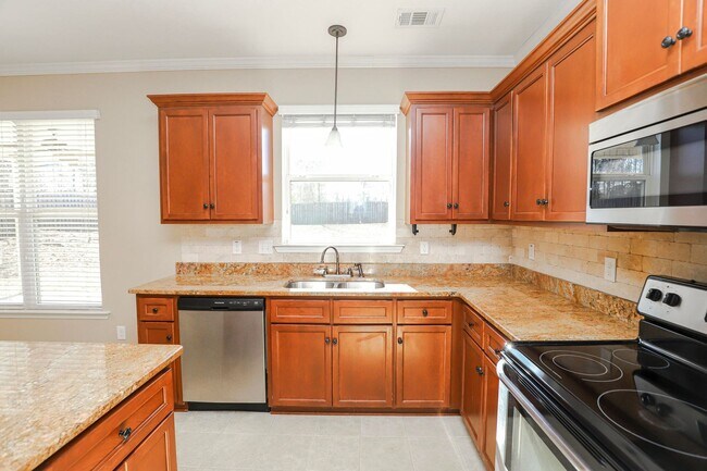 Building Photo - 4 Bedroom 2.5 Bath in Grovetown!