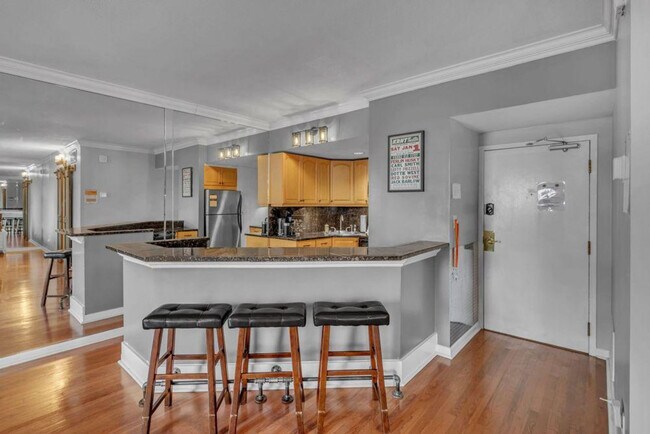 Building Photo - 11 Music Square E