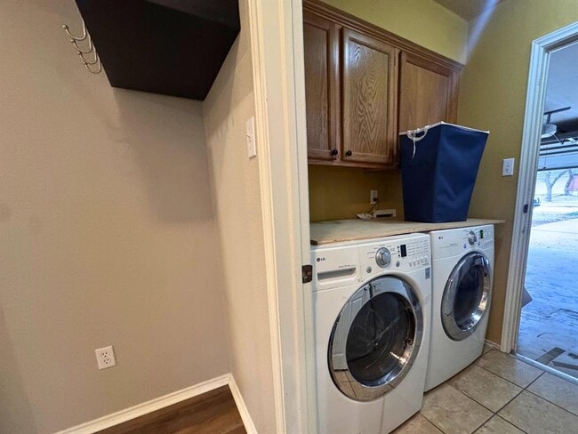 Building Photo - 2605 Grist Ln