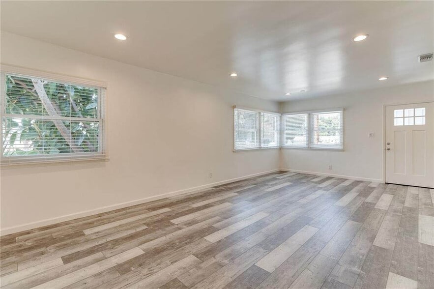 Building Photo - 1500 Voorhees Ave