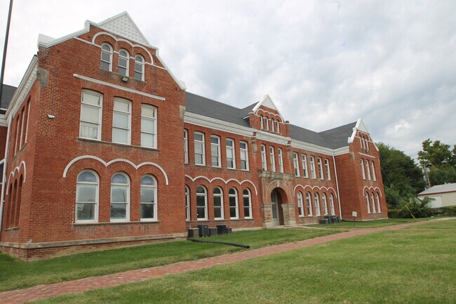 Primary Photo - 1012 S 24th St