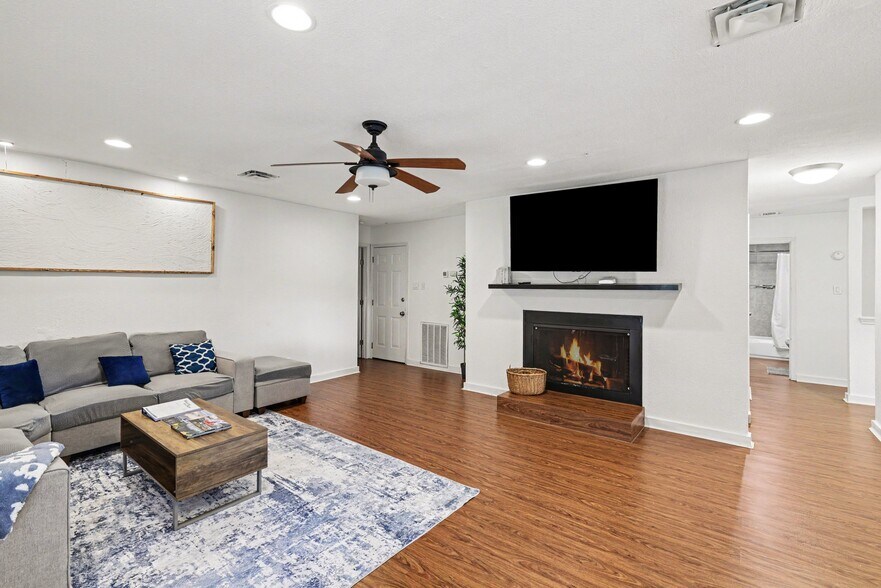 Building Photo - 6556 Osage Trl