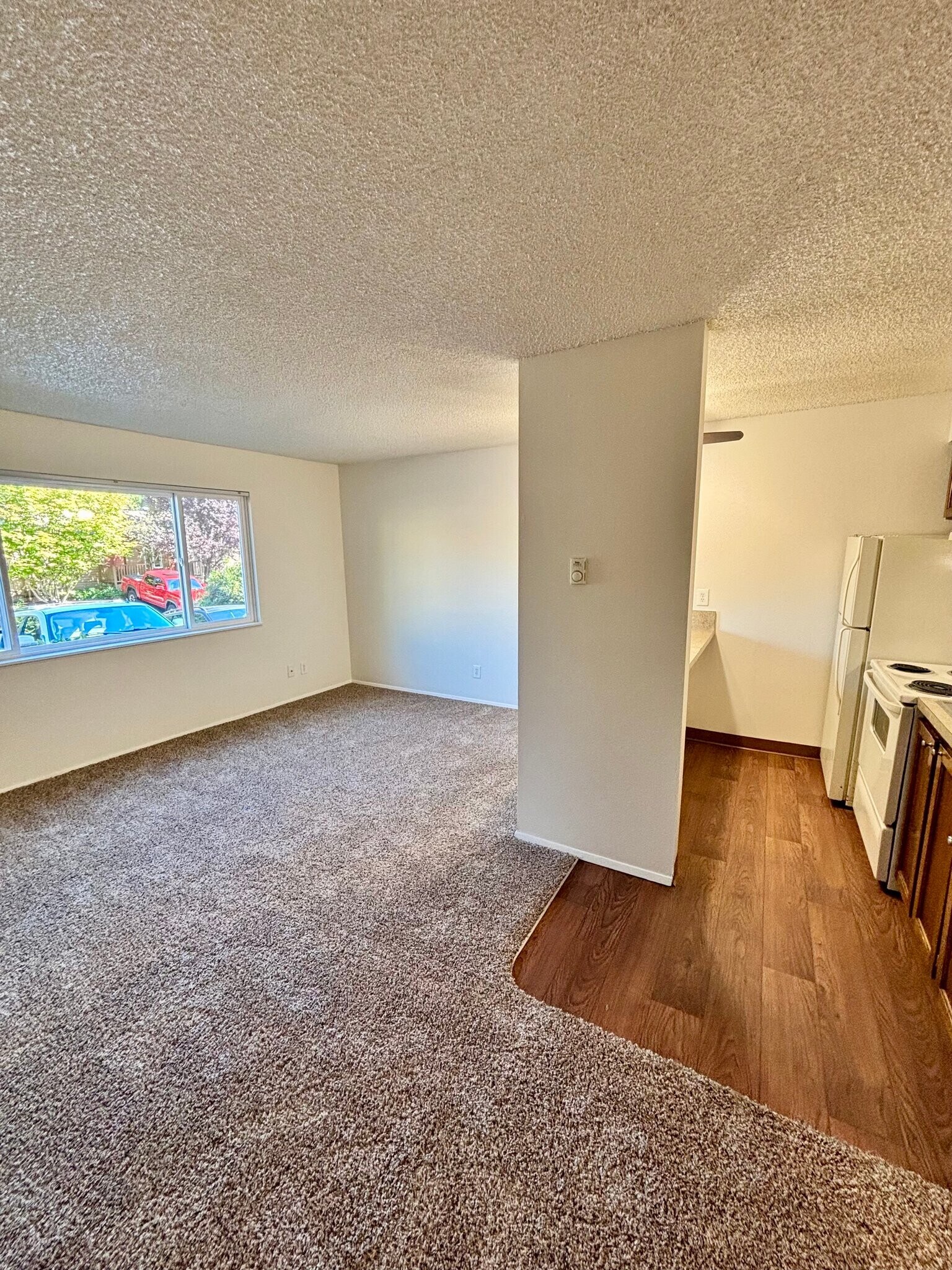 Building Photo - 3950 SW 102nd Ave