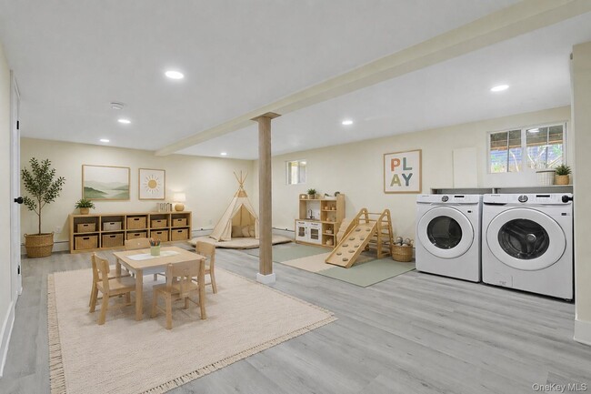 Building Photo - 28 Burd St