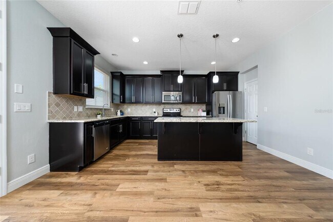 Building Photo - 8387 Lovett Ave