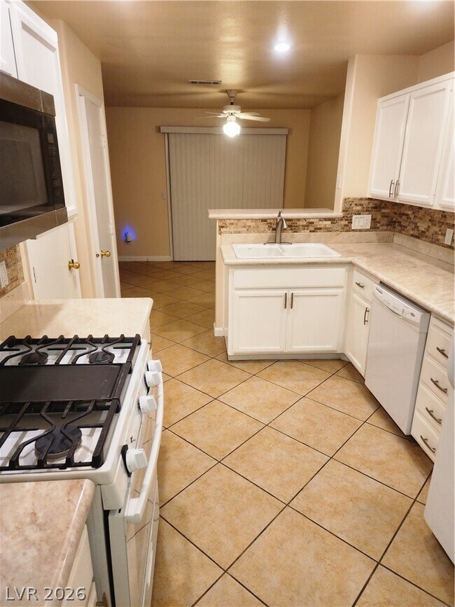 Building Photo - 8129 Autumn Star Ave