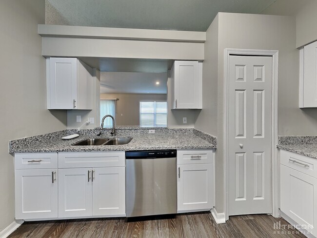 Building Photo - 15342 Margaux Dr