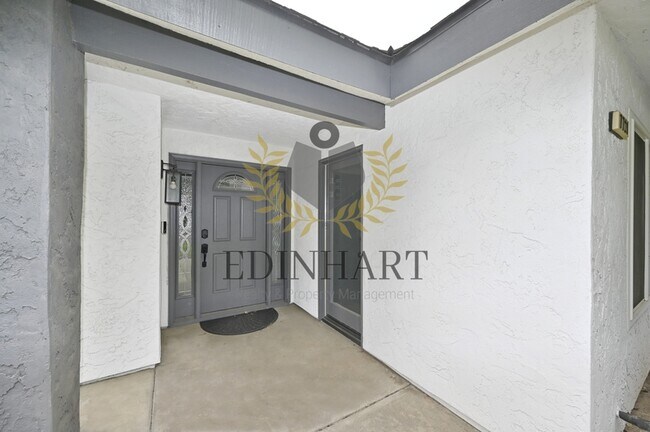 Building Photo - 7721 N Cedar Ave