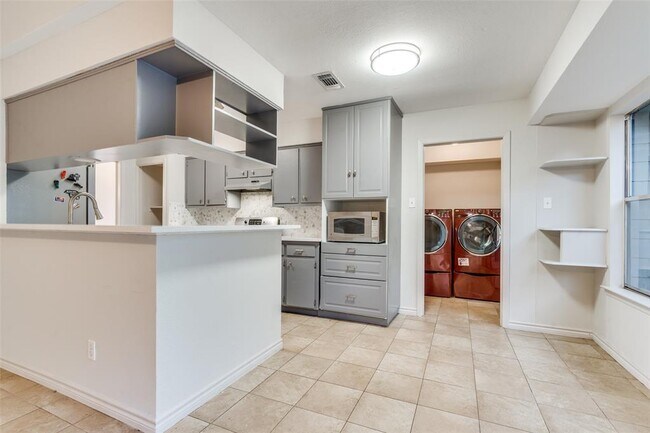 Building Photo - 12304 Bent Cedar Cove