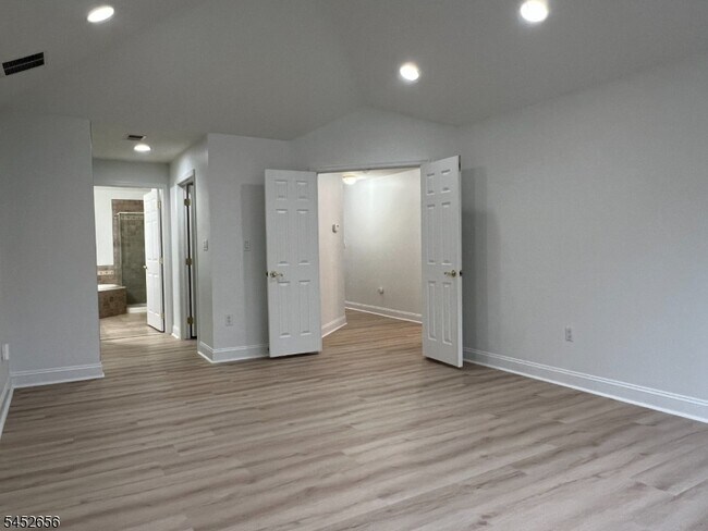 Building Photo - 311 Kensington Ln